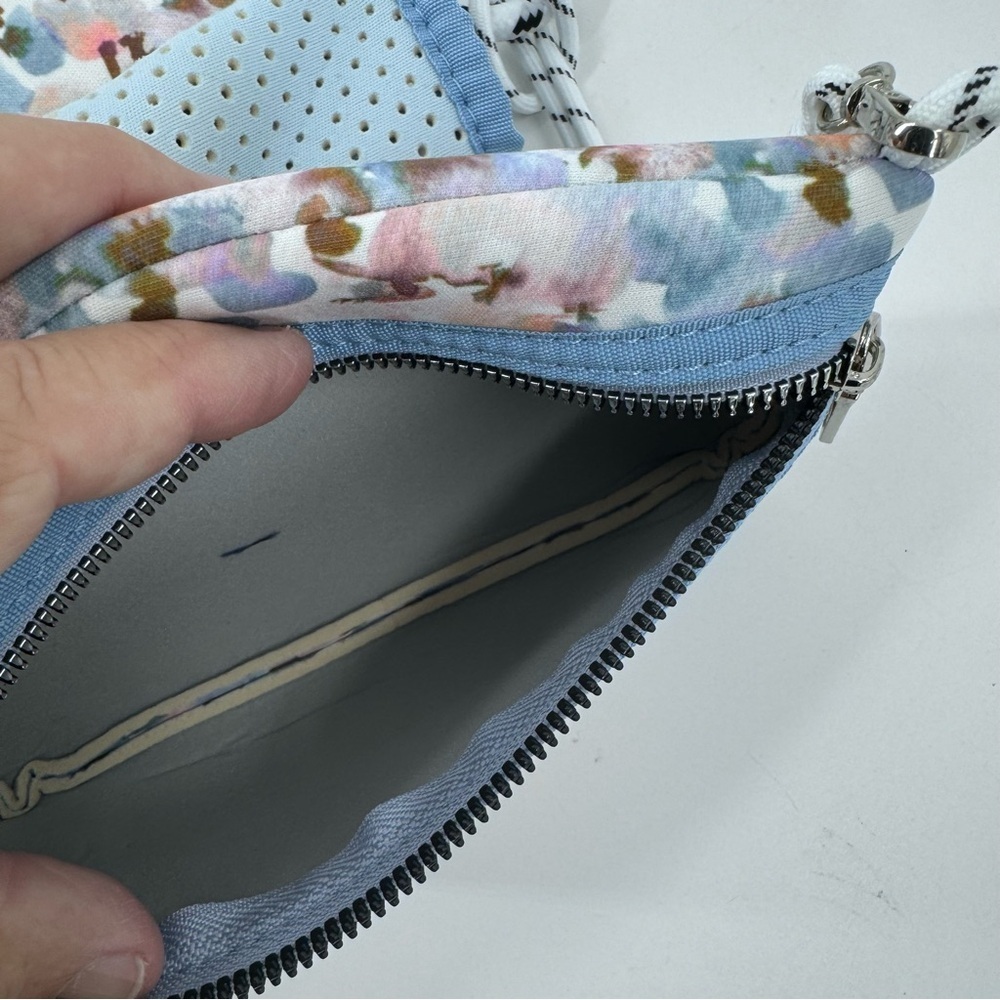 Posh Shores by‎ Jen & Co set of 2 Neoprene Floral Bags - Picture 7 of 12